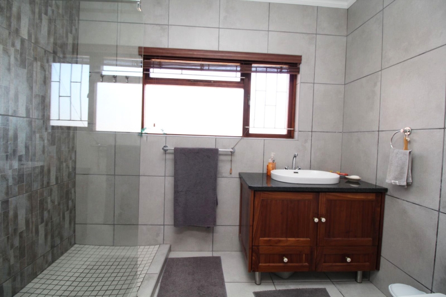 3 Bedroom Property for Sale in Vredenburg Western Cape